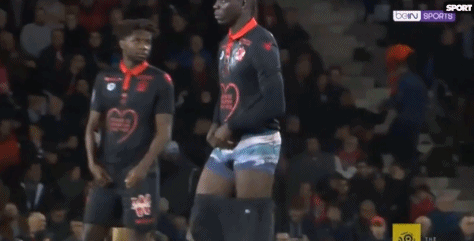 杰拉德：随时等待利物浦的召唤，但不希望俱乐部解雇斯洛特（杰拉德：愿随时为利物浦效力，但不愿见斯洛特下课）