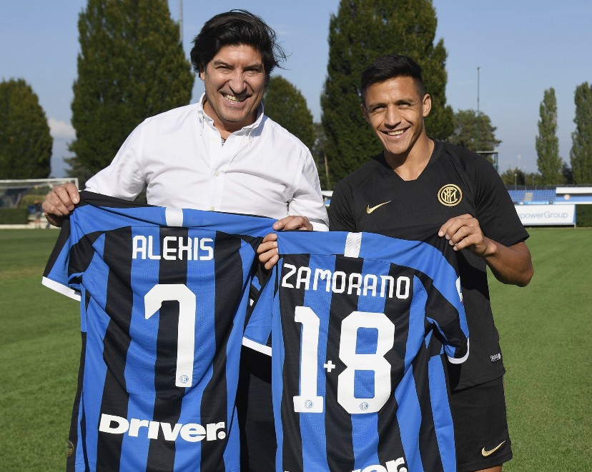 2025赛季，成都蓉城以红焰为刃、热血为甲，在三...（2025赛季，成都蓉城执赤焰为锋、披热血为甲，在三...）