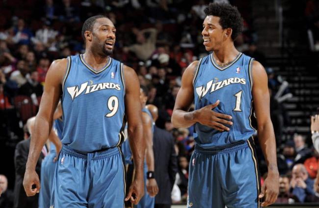 跟队：阿什拉夫伤缺6-8周，他的目标是尽快恢复赶上非洲杯（队记：阿什拉夫预计伤停6至8周，力争尽快康复赶上非洲杯）