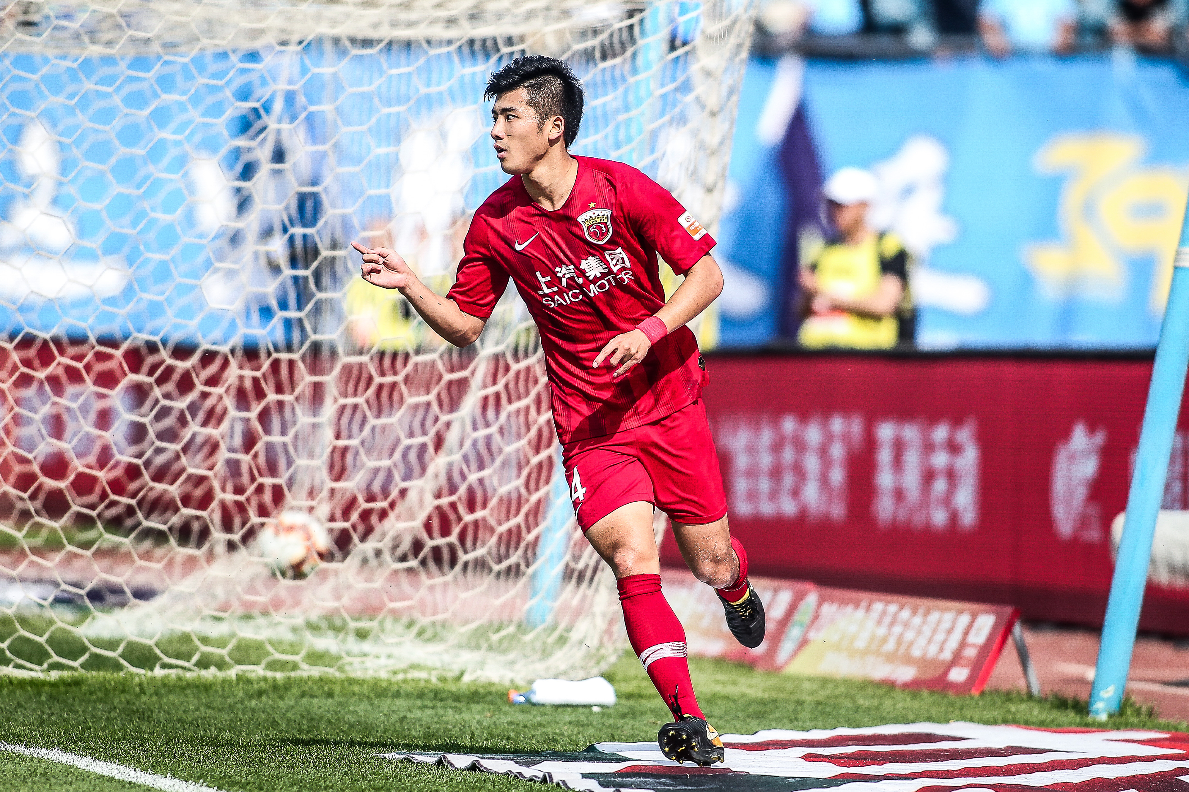 国王vs掘金前瞻：拉文因伤缺阵，掘金欲在客场冲击四连胜（国王对阵掘金前瞻：拉文伤停，掘金客场剑指四连胜）