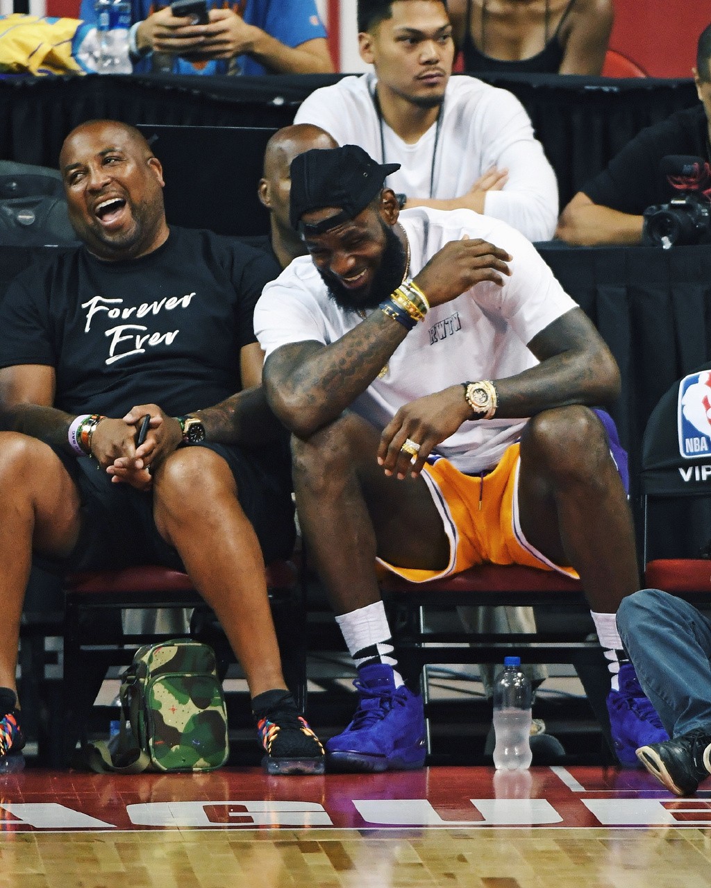 2026米兰冬奥会火炬继续在意大利境内传递（2026米兰冬奥会火炬接力在意大利境内持续进行）