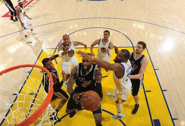 尤尔曼德：此前轮休格里马尔多是为让他休息；本菲卡压力很大（尤尔曼德：轮休格里马尔多只是为恢复体能，本菲卡正承受巨大压力）