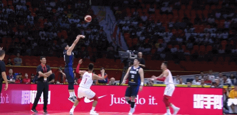 湖人替补奇兵拯救球队（湖人替补发威力挽狂澜）