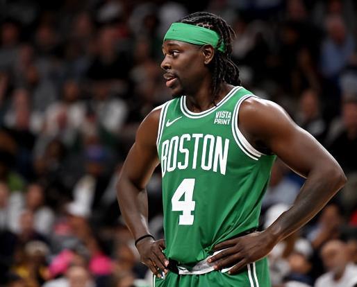 皇马欧冠大名单：姆巴佩、维尼修斯领衔，赫伊森、裤袜缺席（皇马欧冠名单出炉：姆巴佩携维尼修斯压阵，赫伊森与库尔图瓦缺席）